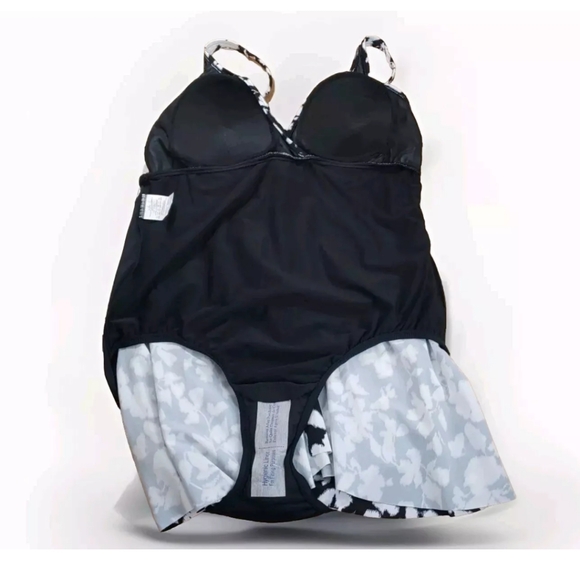 Swim Solutions Fly Away Tummy Control Swim Dress Woman Plus 18W Wireless New - Picture 8 of 12